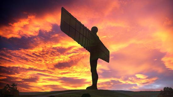 安東尼?葛姆雷，《北方的天使》（1994-8）圖片： ? Antony Gormley and Gateshead Council.