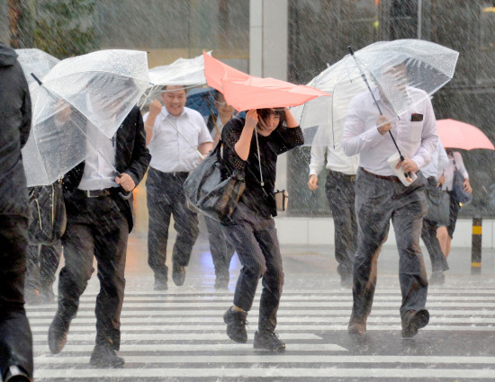 強臺風橫掃半個日本暴雨成災致36人傷2人失蹤