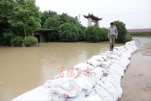 錢塘江流域暴發建國后第二大洪水 百年古橋被沖毀