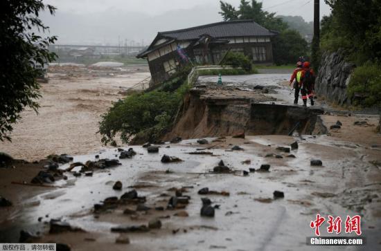 至當地時間8日，暴雨已造成16人死亡，此外仍有10多人下落不明。