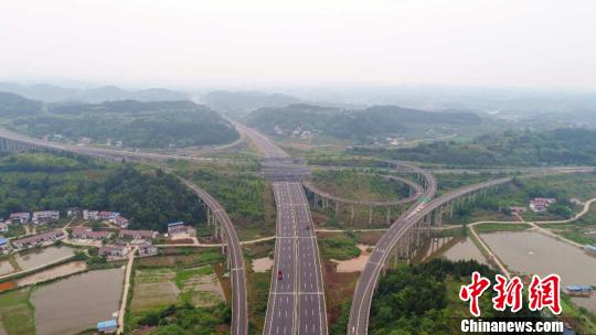 成安渝高速9月30日全線通車系成渝間最便捷高速公路