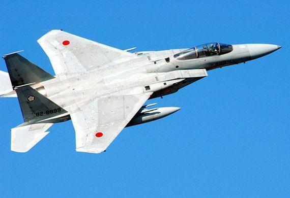 日本自衛(wèi)隊F-15戰(zhàn)斗機緊急著陸 因飛行員腿麻了