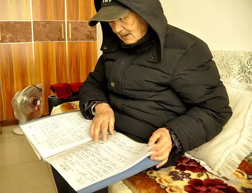 成都89歲空巢老人當裸模：不認為羞恥這是藝術