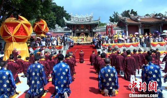 海峽兩岸千余名信眾福建東山祭關公