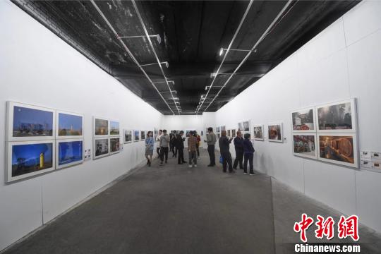 百余幅照片亮相平遙記錄新中國70年工業發展