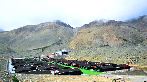 珠峰大本營帳篷旅館全景。攝影  田福良